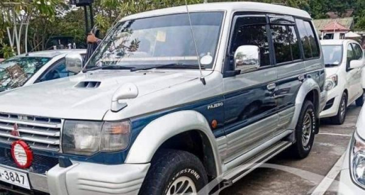 MITSUBISHI PAJERO 1992