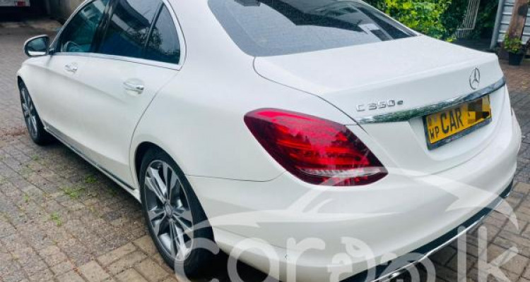 MERCEDES BENZ C350E AMG Premium Plus 2016