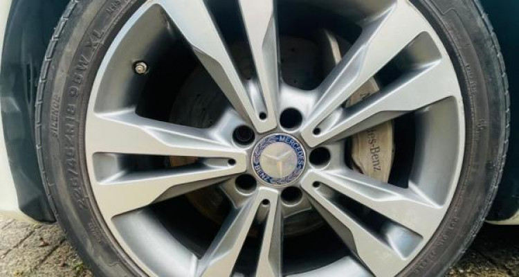 MERCEDES BENZ C350E AMG Premium Plus 2016