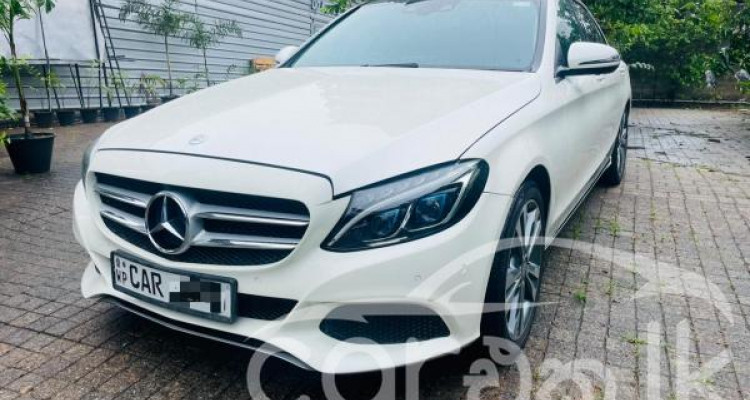 MERCEDES BENZ C350E AMG Premium Plus 2016