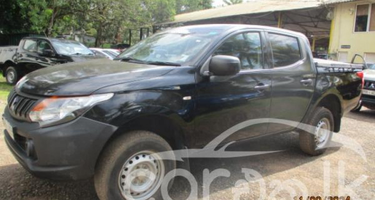 MITSUBISHI L200 2016