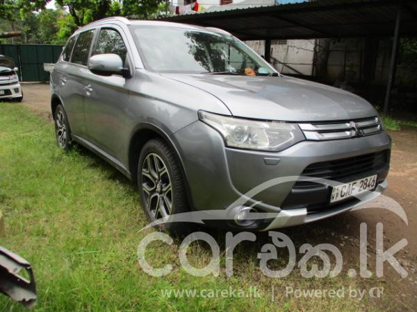MITSUBISHI OUTLANDER 2015
