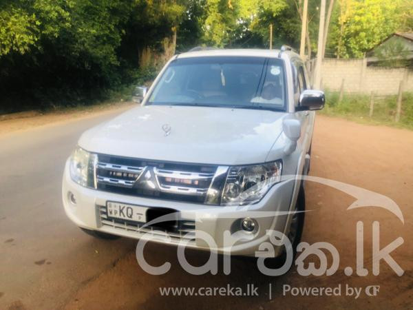 MITSUBISHI MONTERO 2011