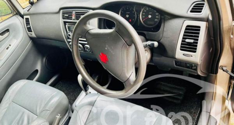 SUZUKI LIANA 2004