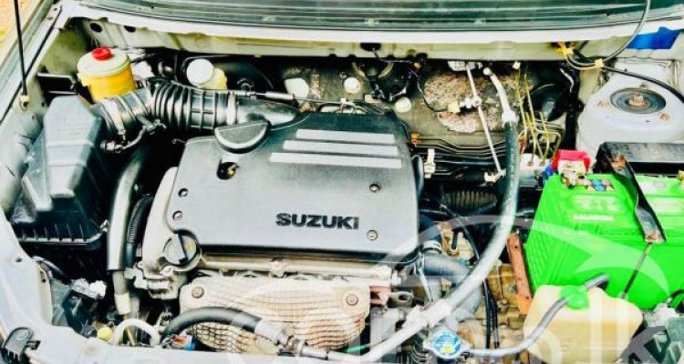 SUZUKI LIANA 2004