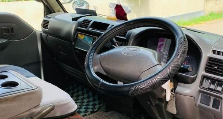 MAZDA BONGO 2000