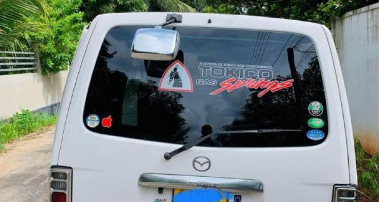 MAZDA BONGO 2000
