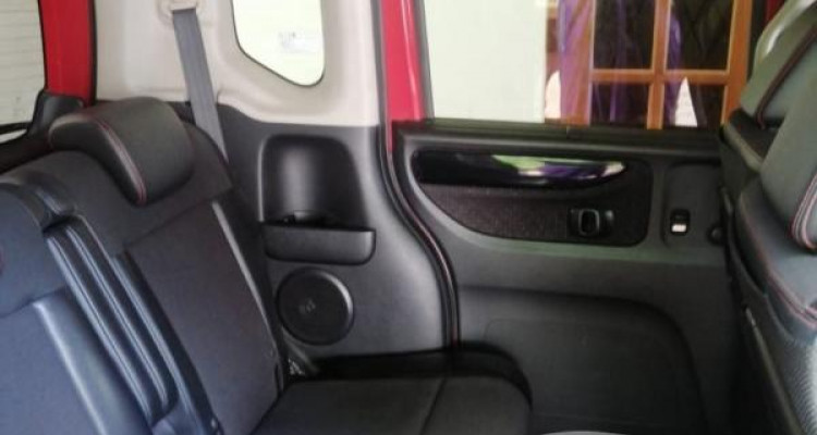 HONDA N-BOX 2017