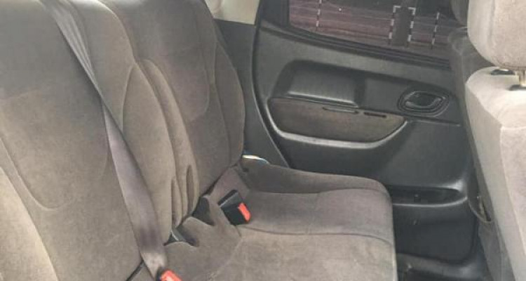 SUZUKI SWIFT 2004