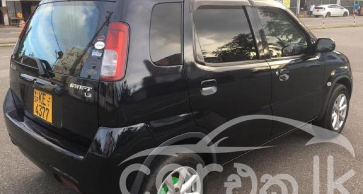SUZUKI SWIFT 2004