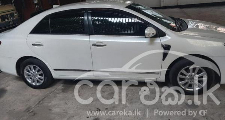 TOYOTA PREMIO 2012
