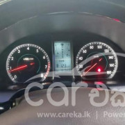 TOYOTA PREMIO 2012