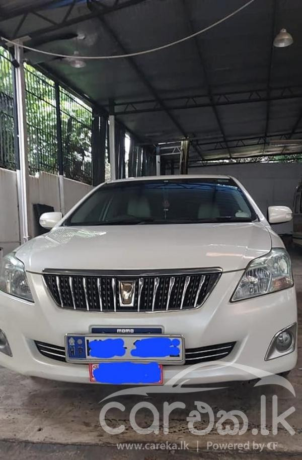 TOYOTA PREMIO 2012