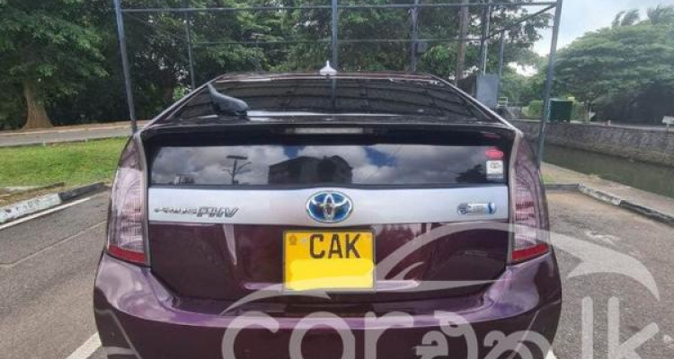TOYOTA PRIUS 2015