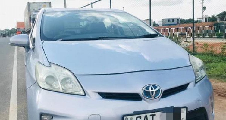 TOYOTA PRIUS 2013