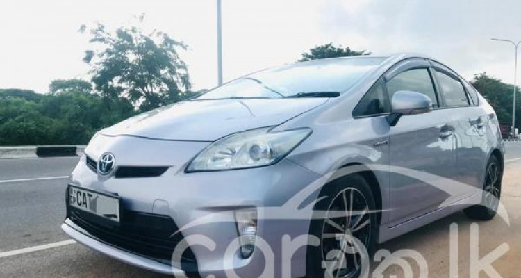 TOYOTA PRIUS 2013