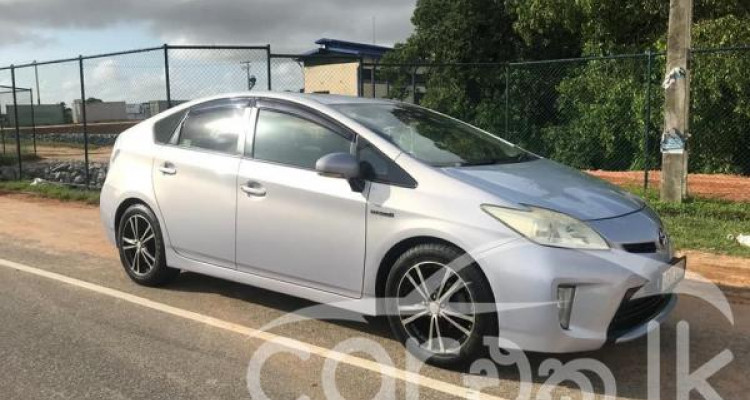 TOYOTA PRIUS 2013