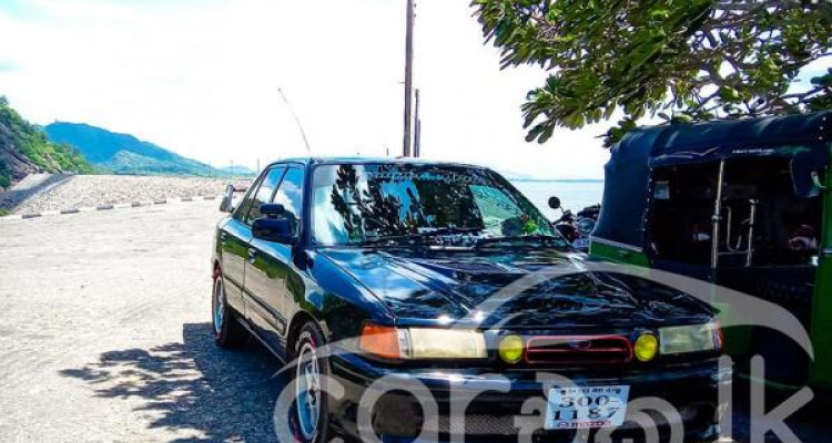 MAZDA 323 1993