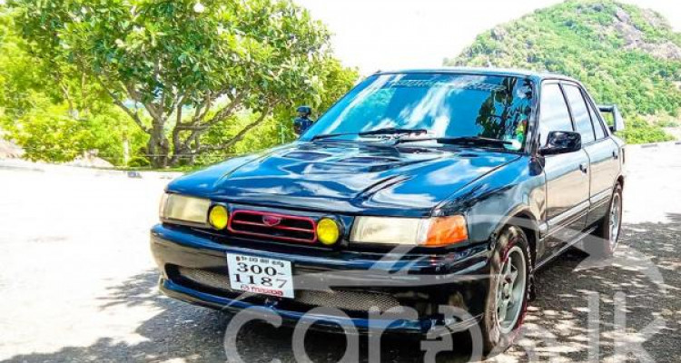 MAZDA 323 1993