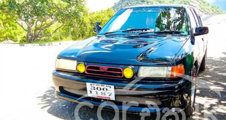 MAZDA 323 1993