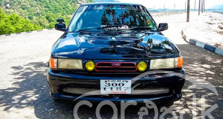 MAZDA 323 1993
