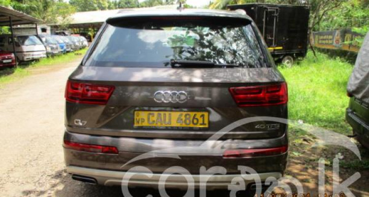 AUDI Q7 2017