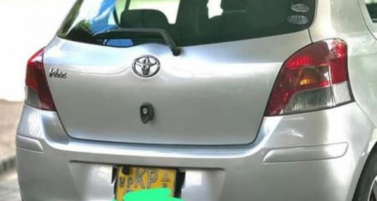 TOYOTA VITZ 2009