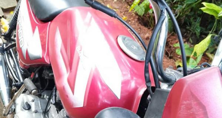 BAJAJ CT100 2004
