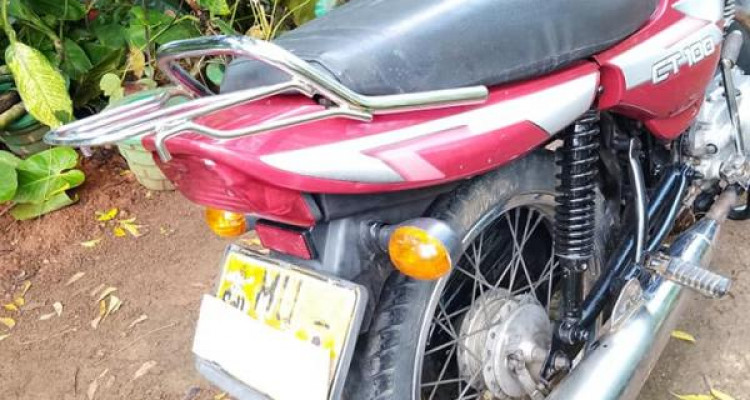 BAJAJ CT100 2004