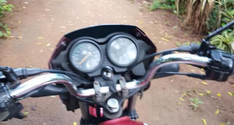 BAJAJ CT100 2004