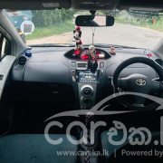 TOYOTA VITZ 2010