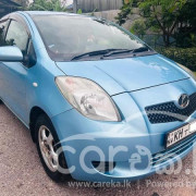 TOYOTA VITZ 2010