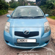 TOYOTA VITZ 2010