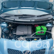 TOYOTA VITZ 2010