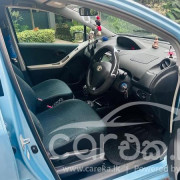 TOYOTA VITZ 2010