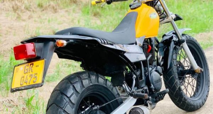 YAMAHA TW200 2002