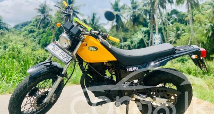 YAMAHA TW200 2002