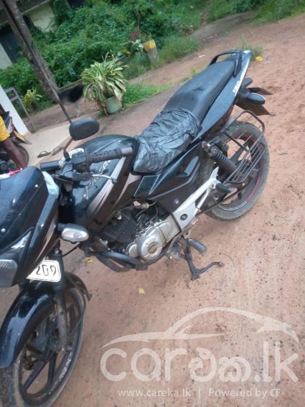 BAJAJ PULSAR 150 2015