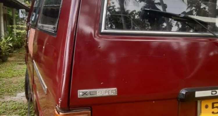 MITSUBISHI L300 1985