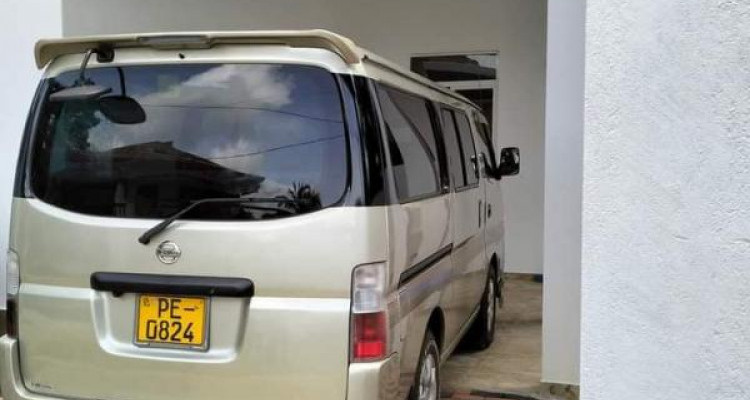NISSAN CARAVAN E25 2007