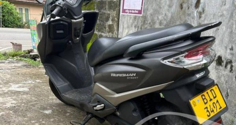 SUZUKI BURGMAN 2019
