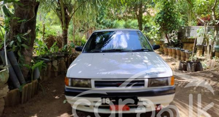 MAZDA FAMILIA 1989