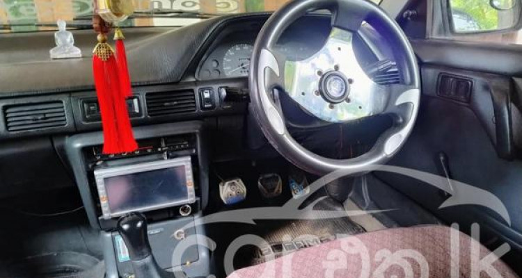 MAZDA FAMILIA 1989