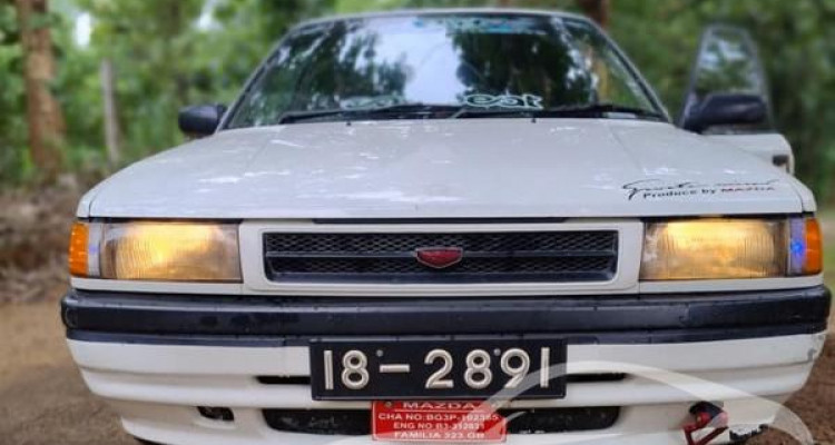 MAZDA FAMILIA 1989