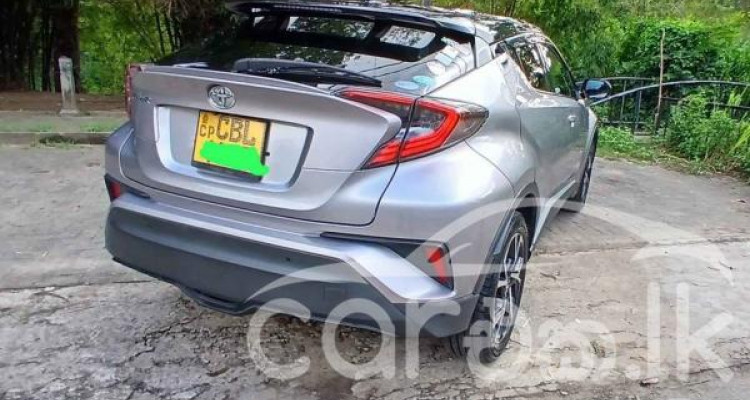 TOYOTA C-HR 2017