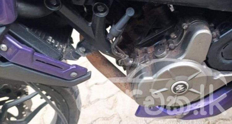 BAJAJ PULSAR NS200 2013