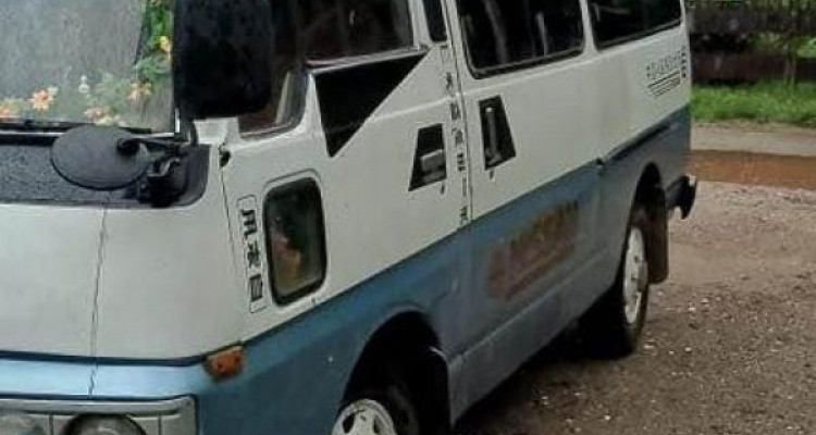 NISSAN CARAVAN 1984
