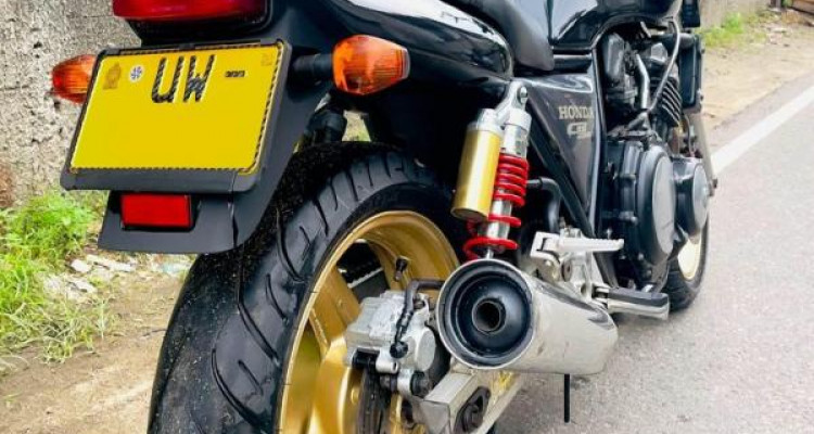 HONDA CB400 2006