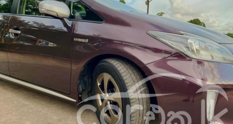 TOYOTA PRIUS 2015