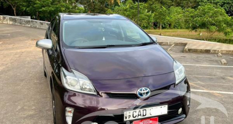 TOYOTA PRIUS 2015